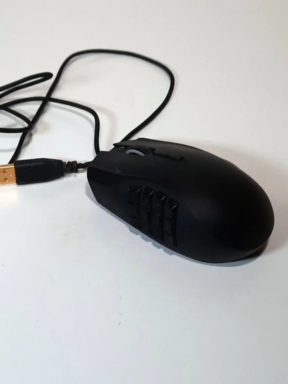 Razer Naga Chroma Gaming Mouse Unisex OS Black RZ01-0161 MMO Wired RGB